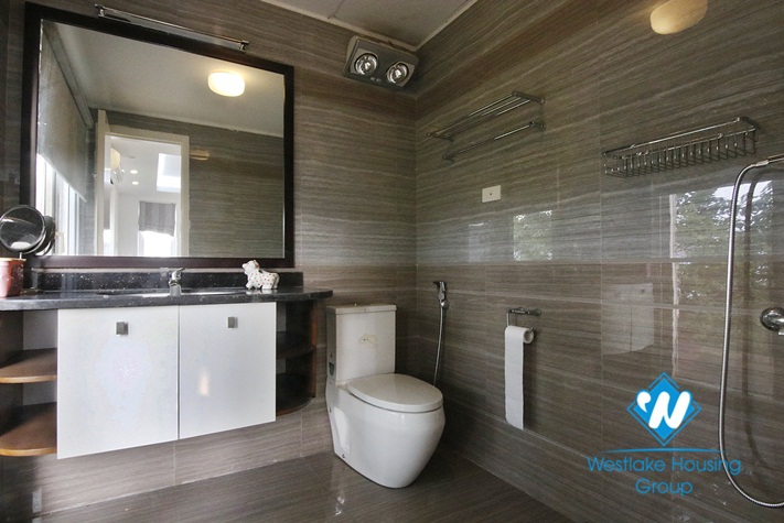 Fully furnished pool villa to rent in Vinhomes Riverside Hanoi